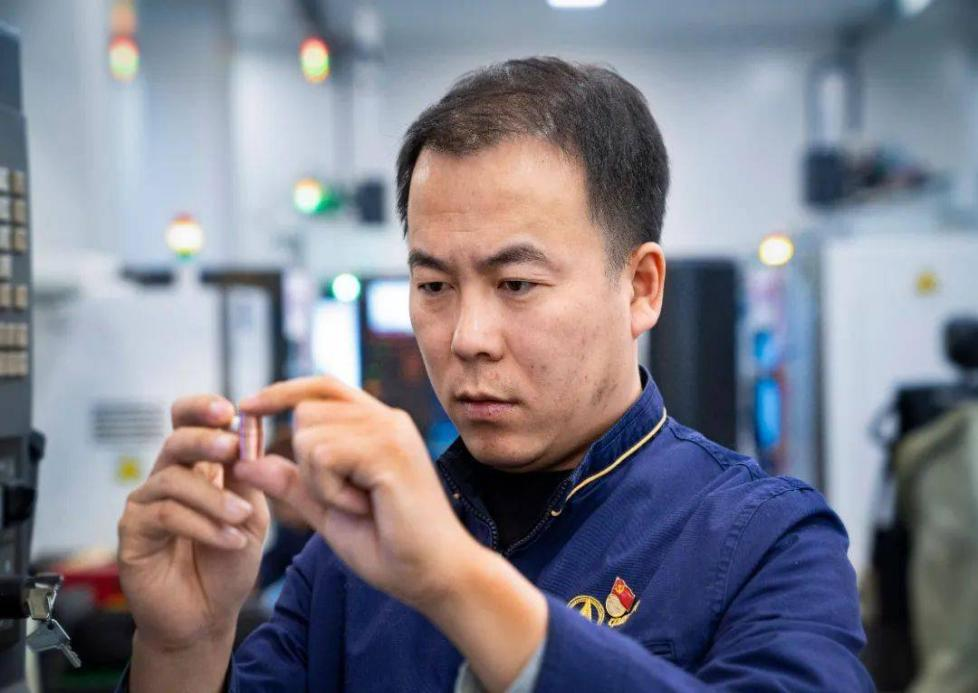 何小虎:不断成长的火箭“心脏”钻刻师